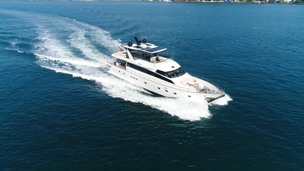 yacht